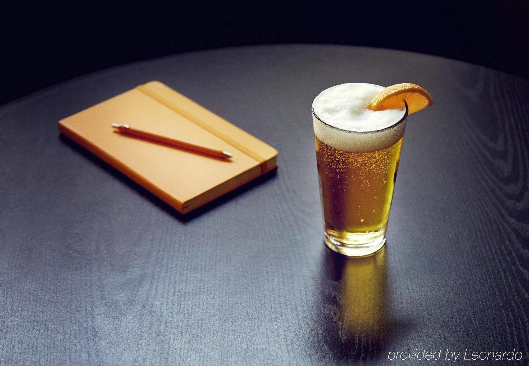 纽堡斯图尔特机场万怡酒店 外观 照片
